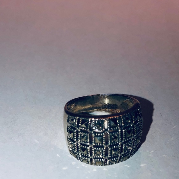 Ring - Picture 4 of 4